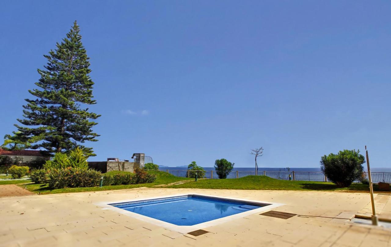 Private Sunset Terrace & Ocean Cliff Pool Garden At Designer Apt By Lovelystay